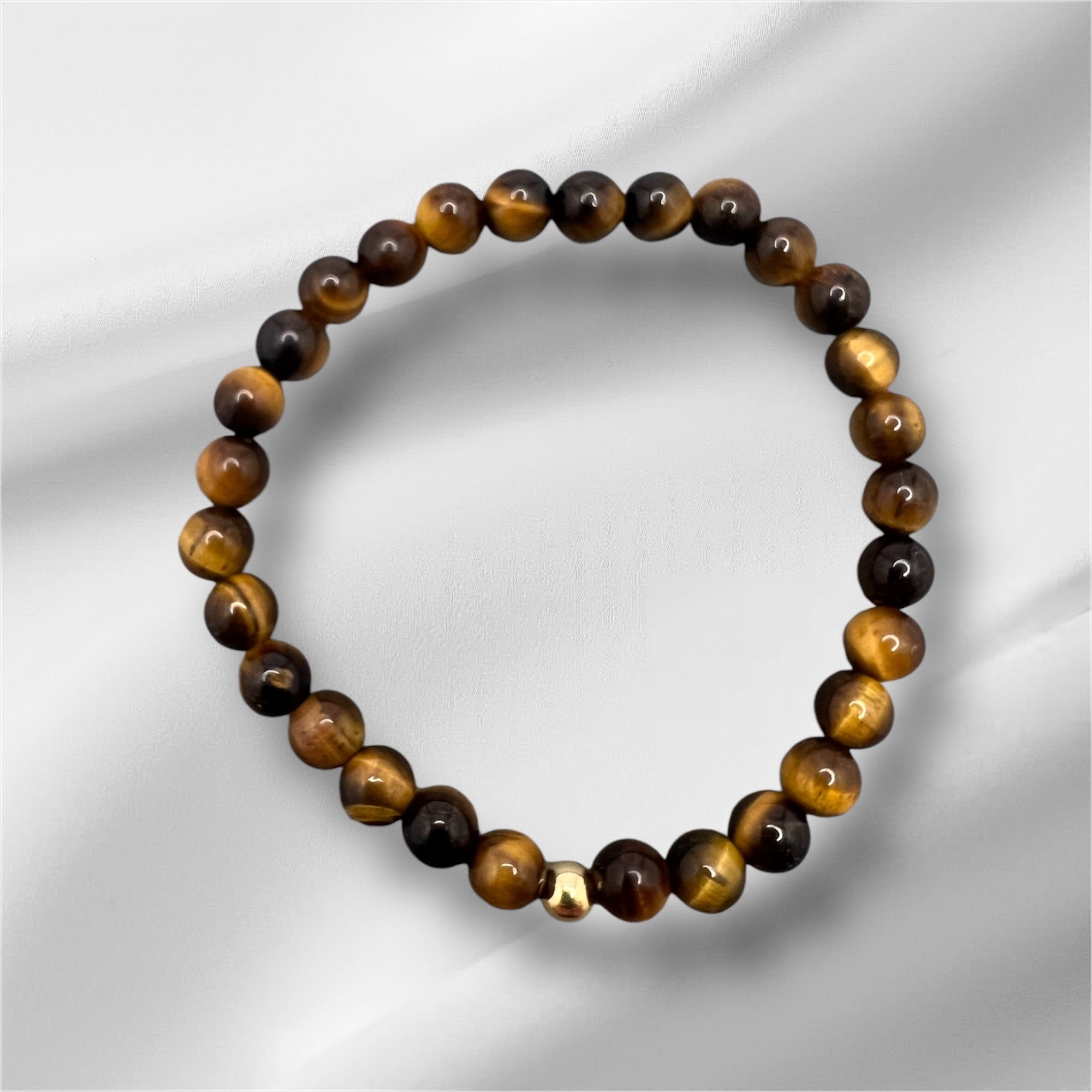Tigerauge Armband mit goldbraunen Edelsteinperlen und vergoldeter Verschlussperle, handgefertigtes Schmuckstück für Mut und Willenskraft
