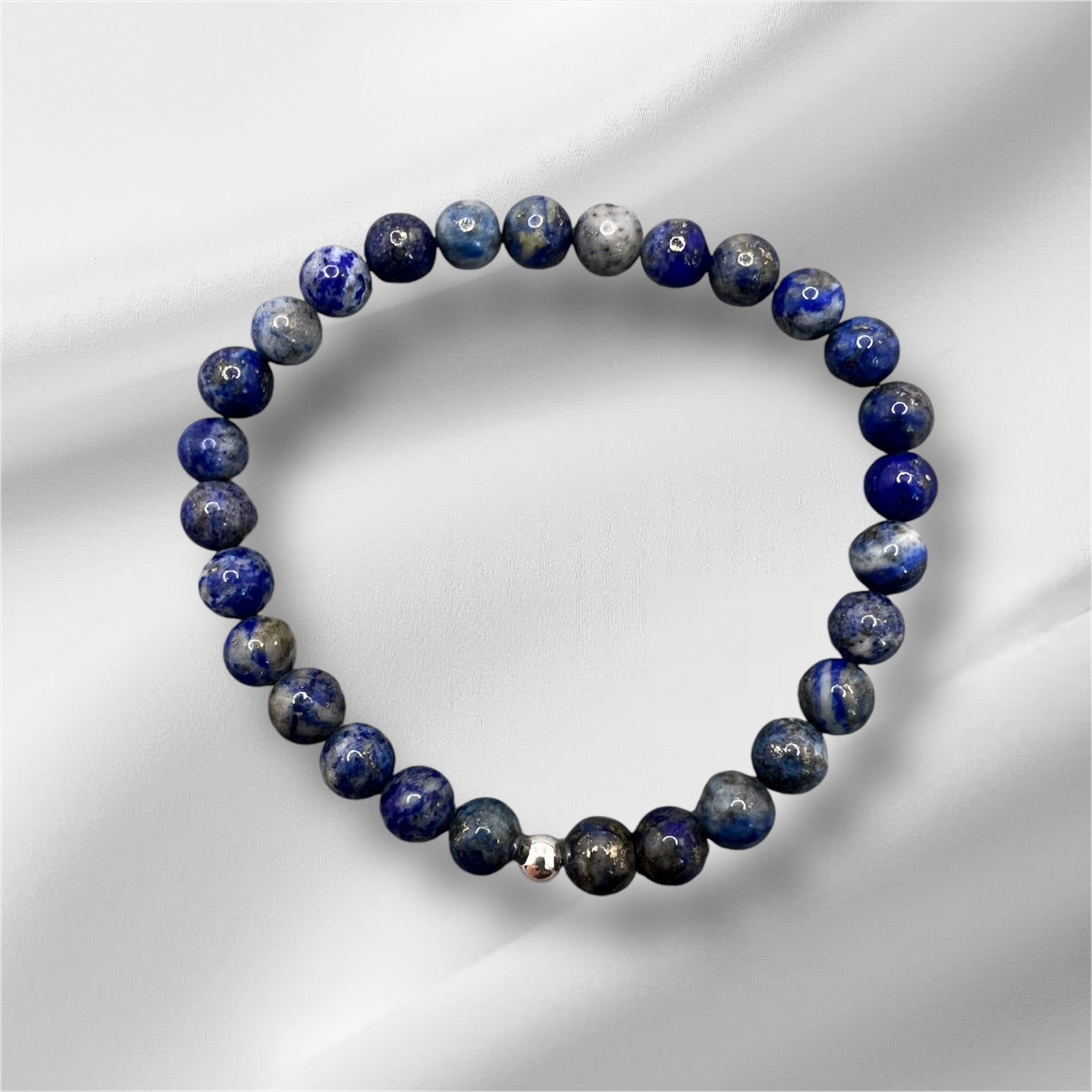 handgefertigtes Lapislazuli Armband mit blauen Edelsteinperlen und elastischem Band für Weisheit und innere Wahrheit