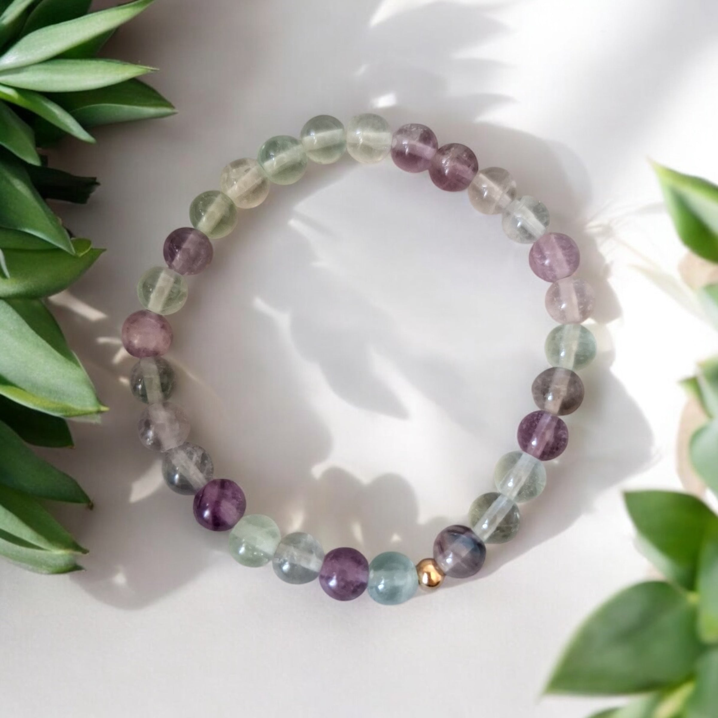 Handmade Fluorit Armband with green to violet hues for mental clarity and focus.